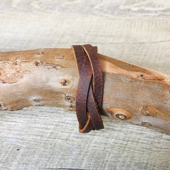 HP✨ Men’s Brown Oil-Tan Leather Bracelet - Picture 2 of 5